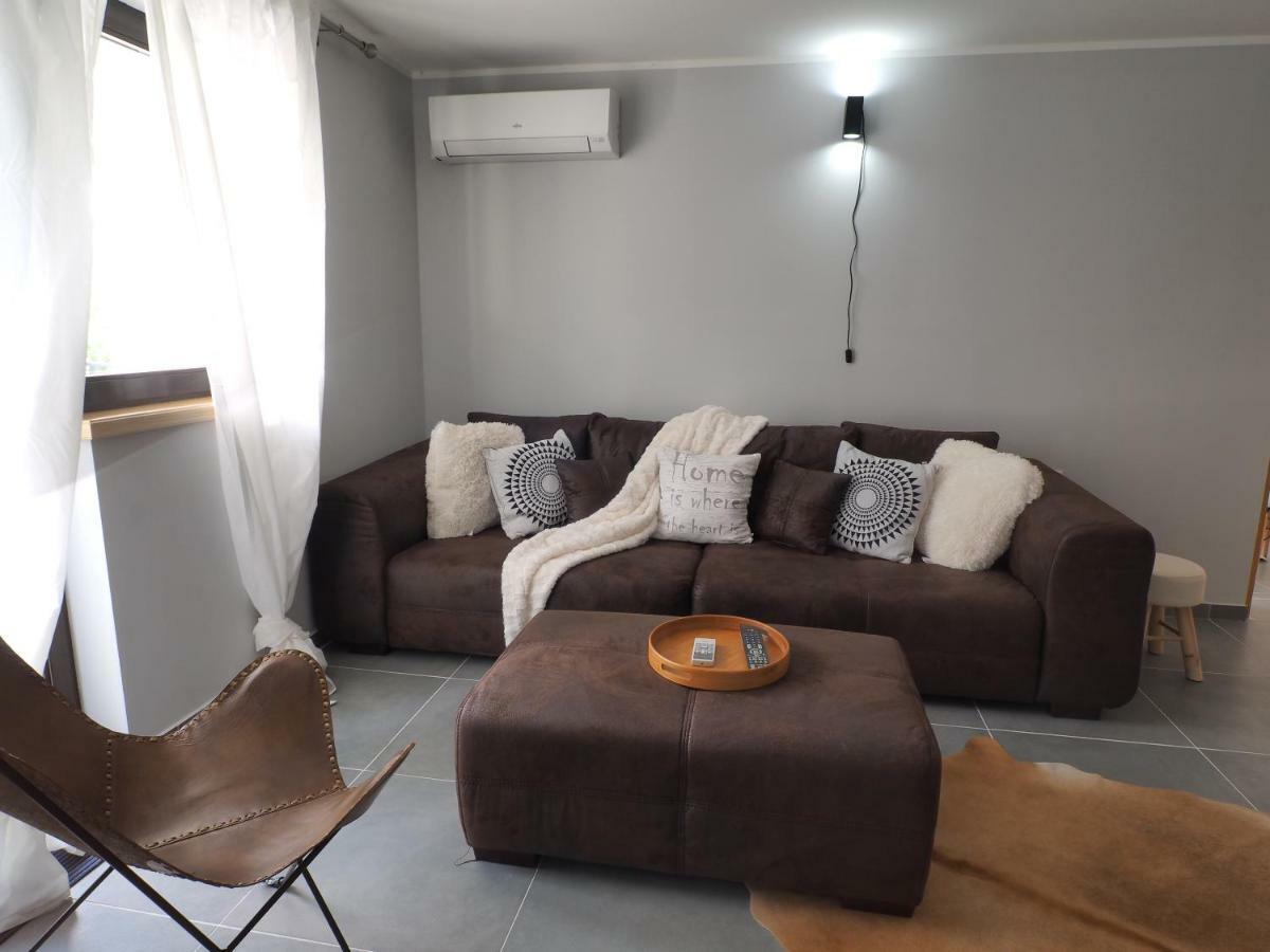 Villa House Sara Latin
