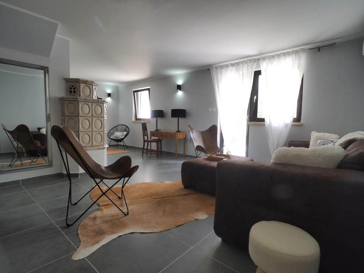 House Sara Villa Latin